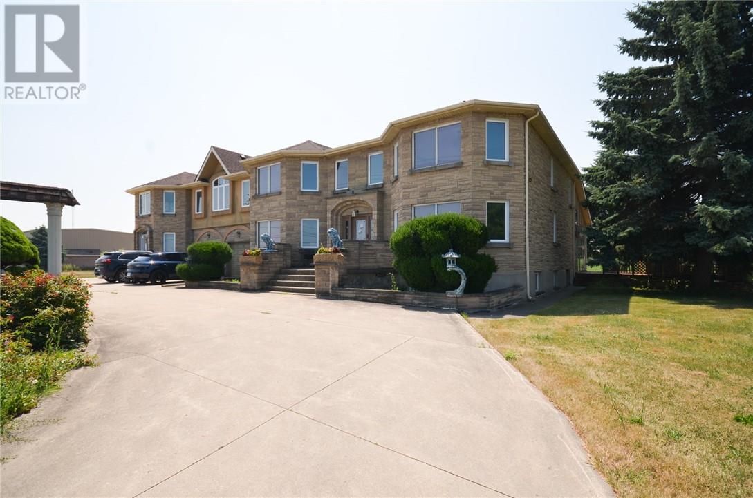 568 Ridge Rd, Hamilton, ON L8J 2Y2
