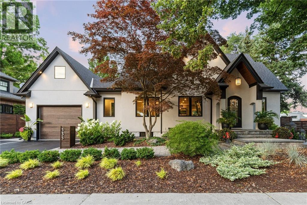 535 Locust St, Burlington, ON L7S 1V4