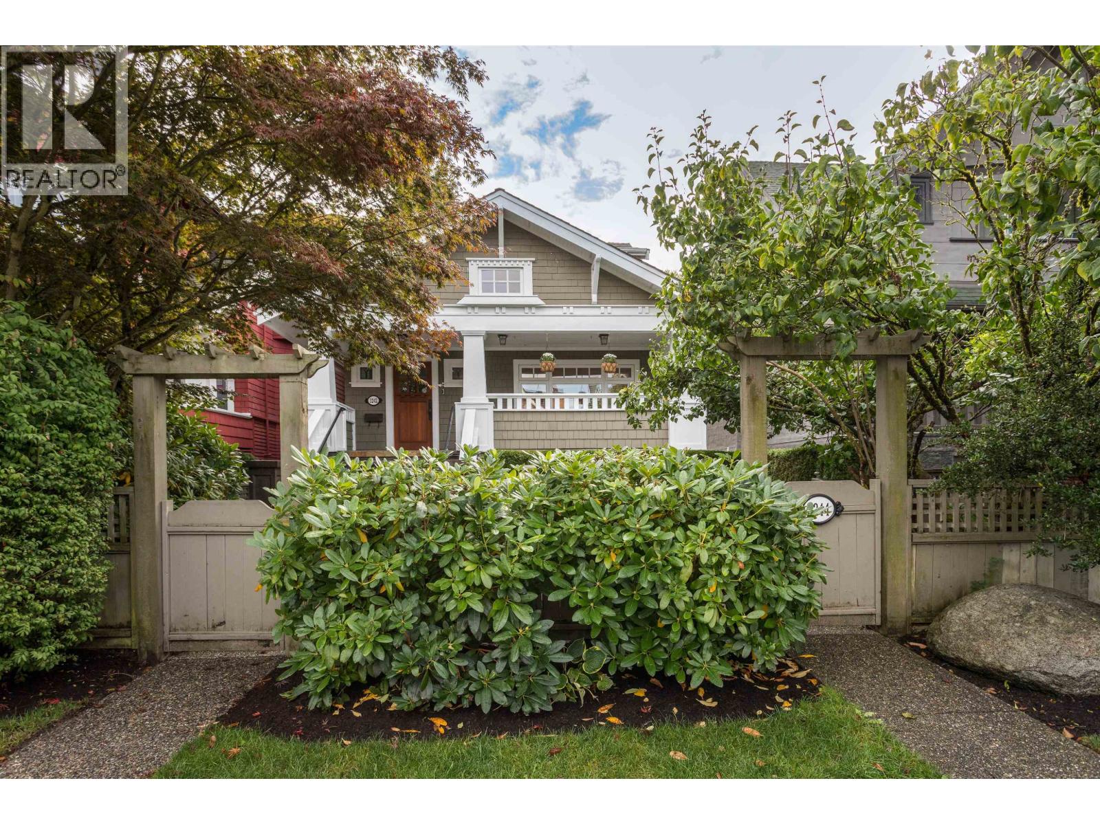 3242 W 3rd Ave, Vancouver, BC V6K 1N4