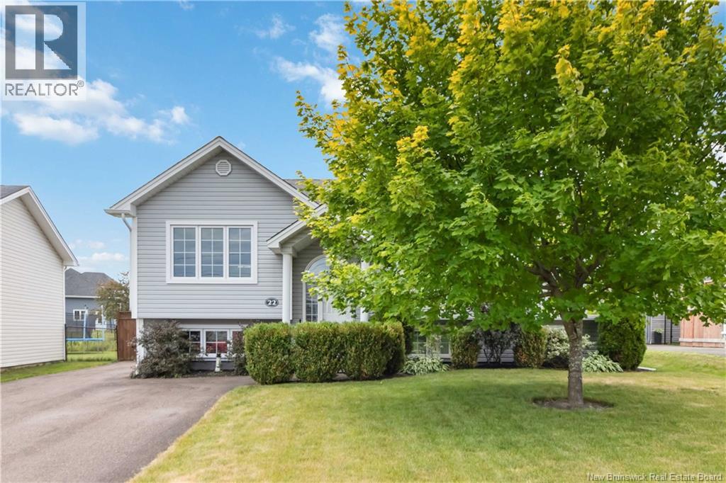 22 Falcon Dr, Moncton, NB E1G 0H7