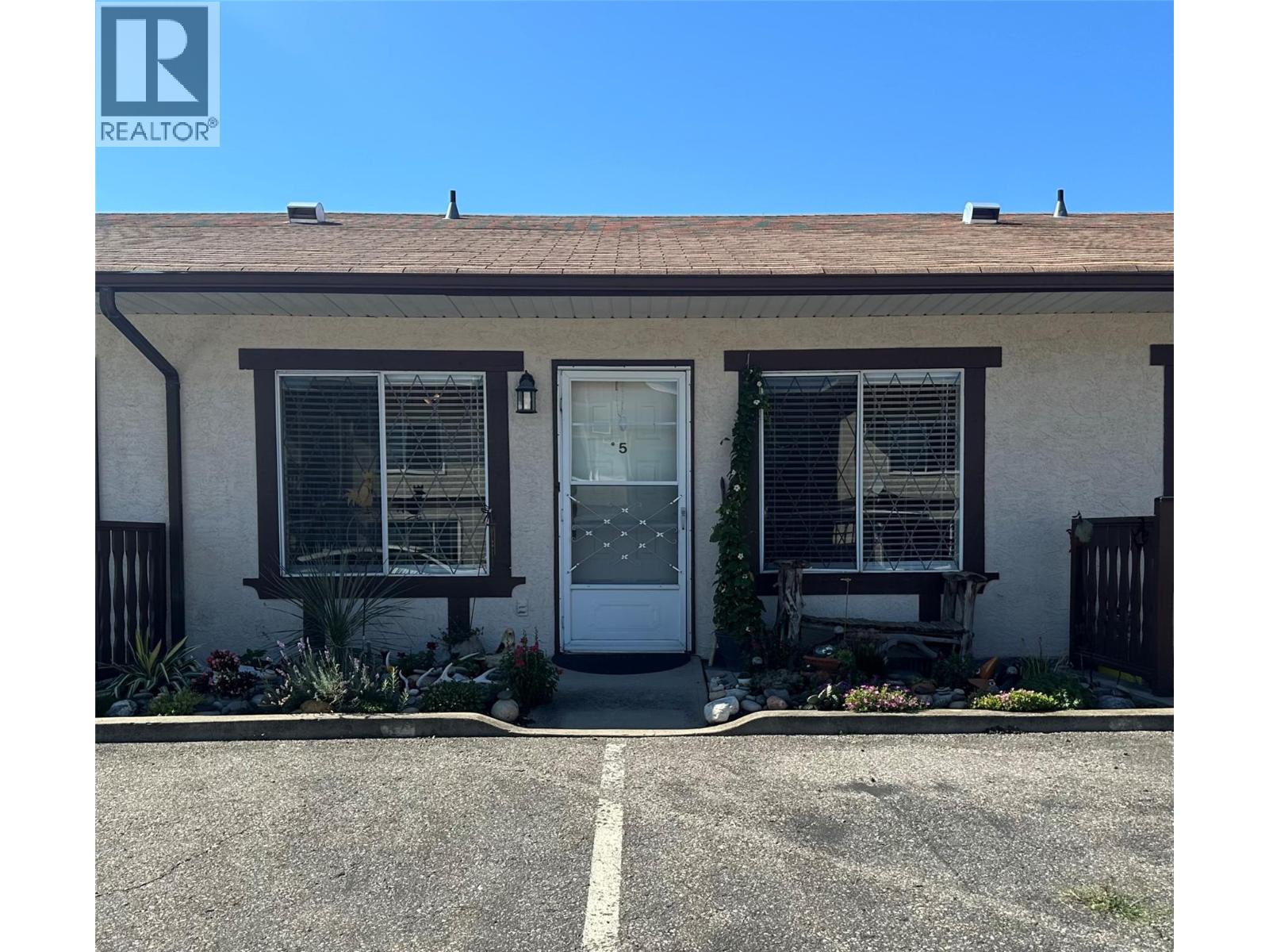 5869 Main Street Unit 5, Oliver, BC V0H 1T9