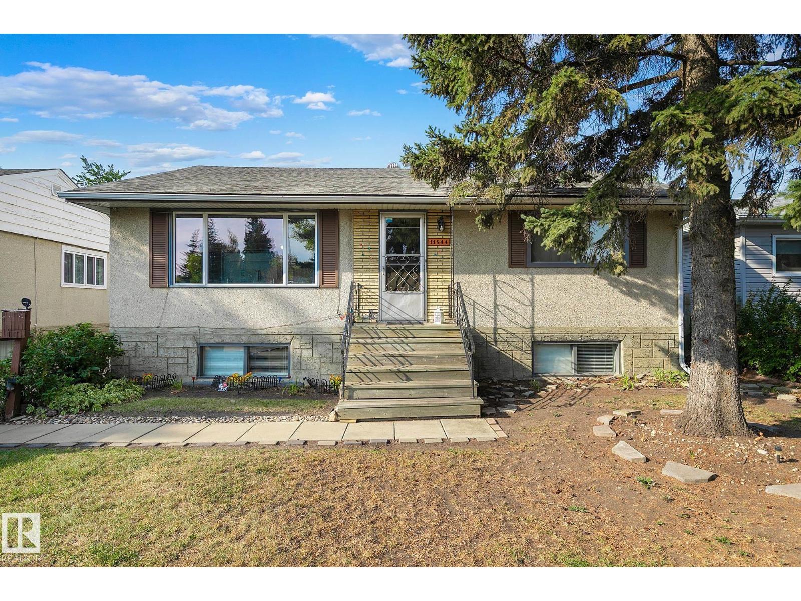 11844 St Albert Tr NW, Edmonton, AB T5L 4G4