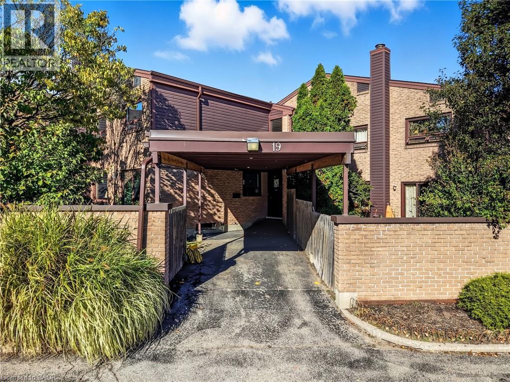28 Underhill Crescent Unit 19, Kitchener, ON N2A 2S8