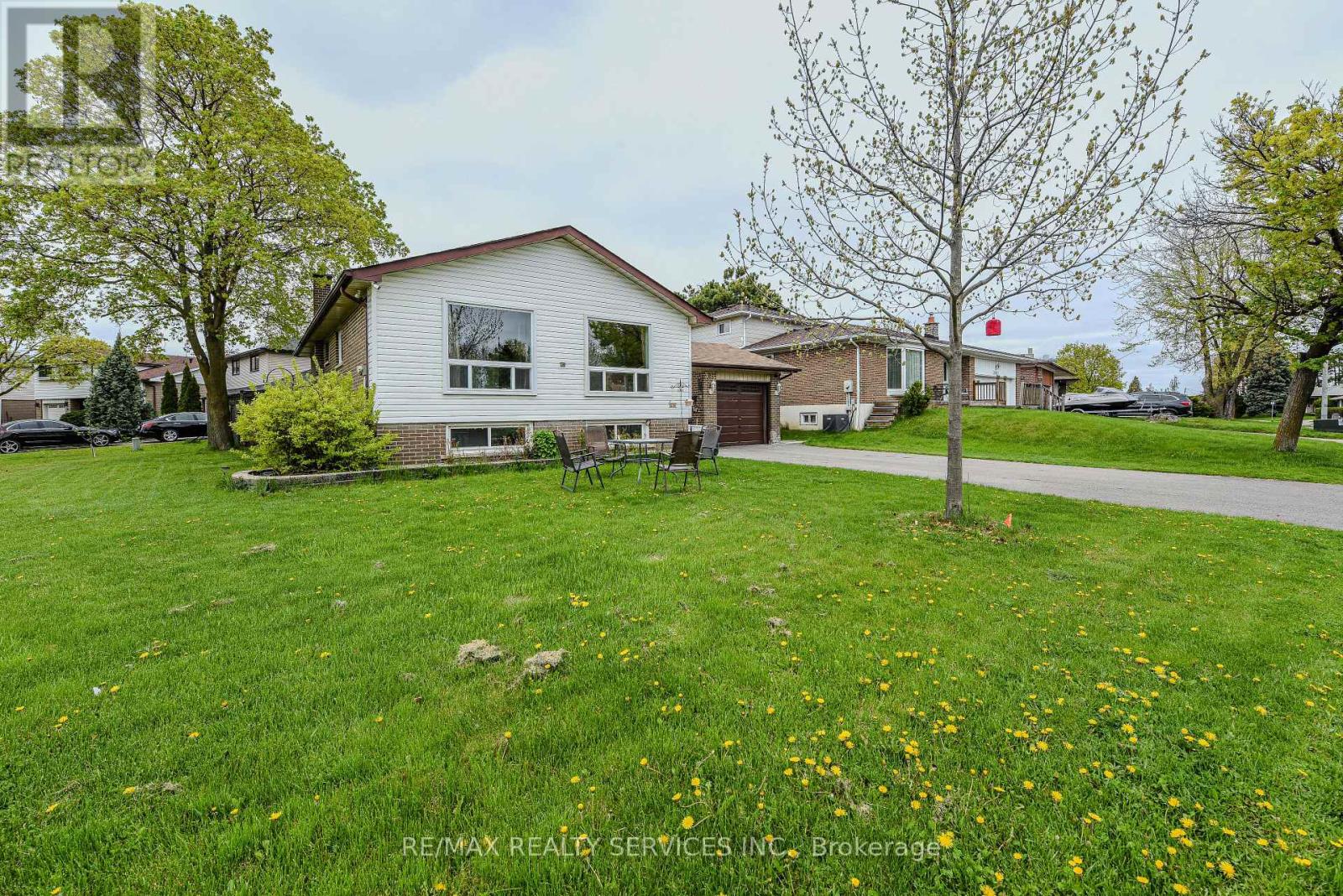 383 Bartley Bull Pkwy, Brampton, ON L6W 2M1
