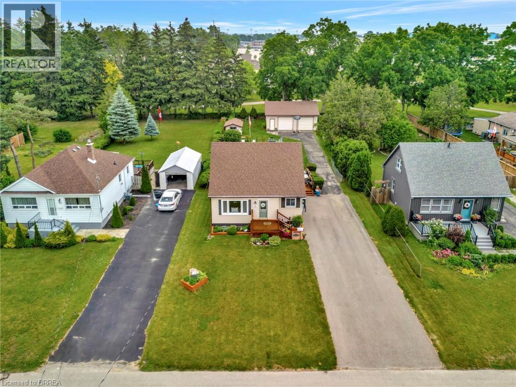 48 Willow Dr, Brantford, ON N3R 2W4