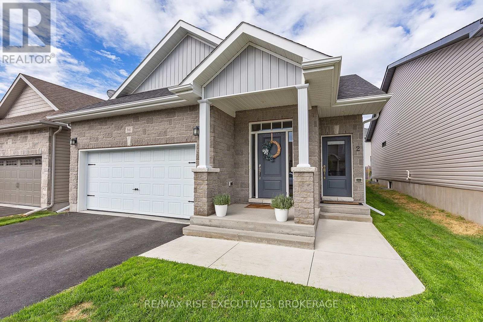 941 Edward Riley Dr, Kingston, ON K7P 0J7