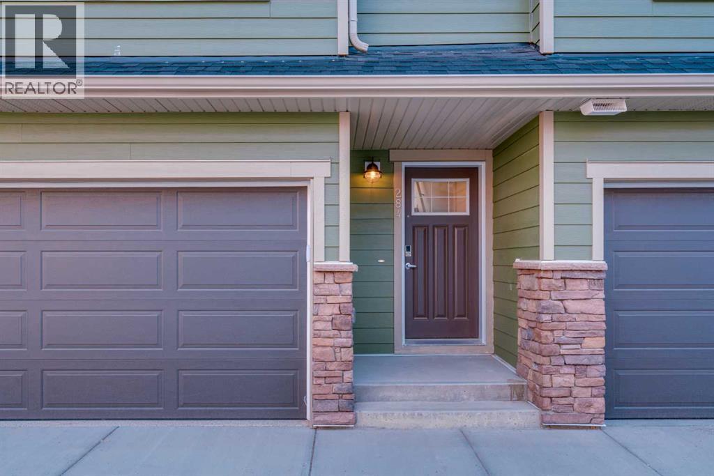 284 Cranbrook Sq SE, Calgary, AB T3M 3K8