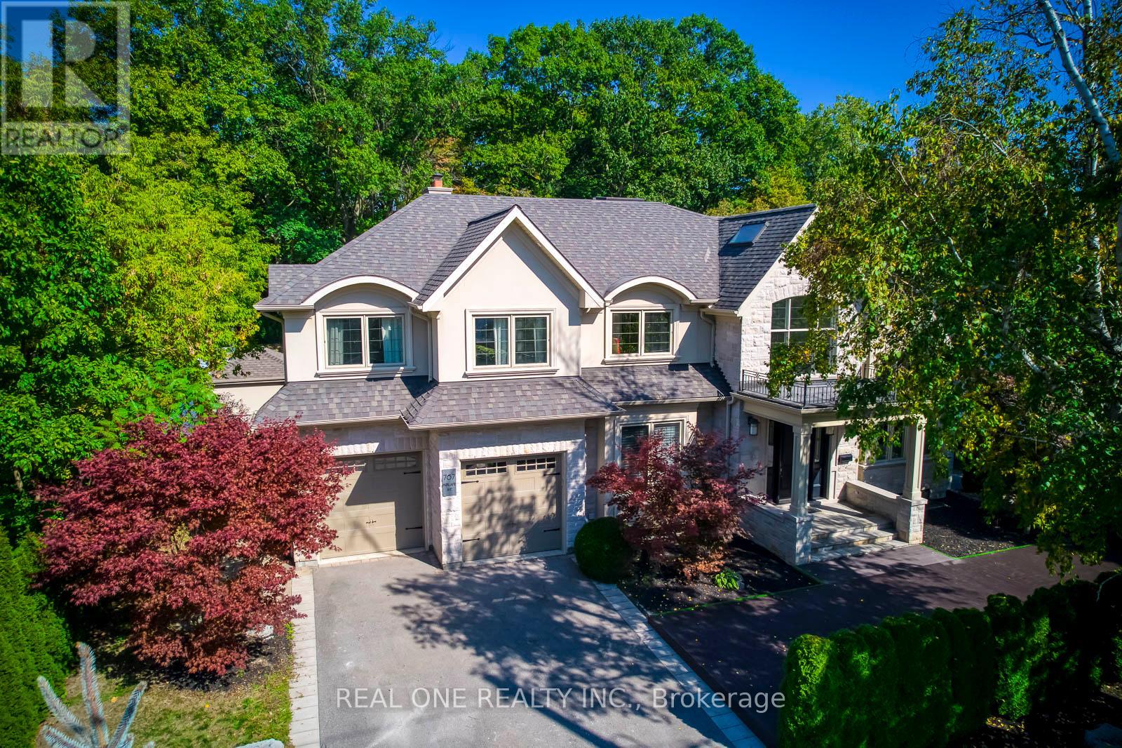 767 Parkland Ave, Mississauga, ON L5H 3G6