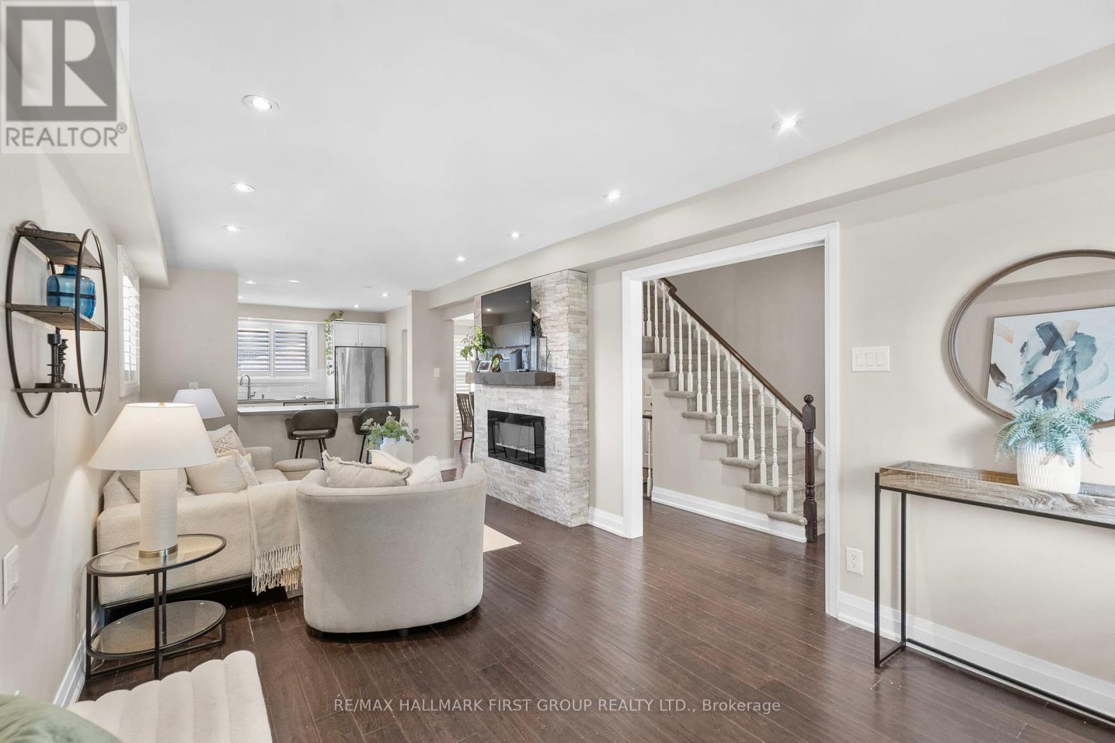 157 Michael Blvd, Whitby, ON L1N 5W4