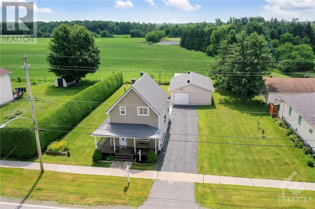 934 Lacroix Rd, Hammond, ON K0A 2A0