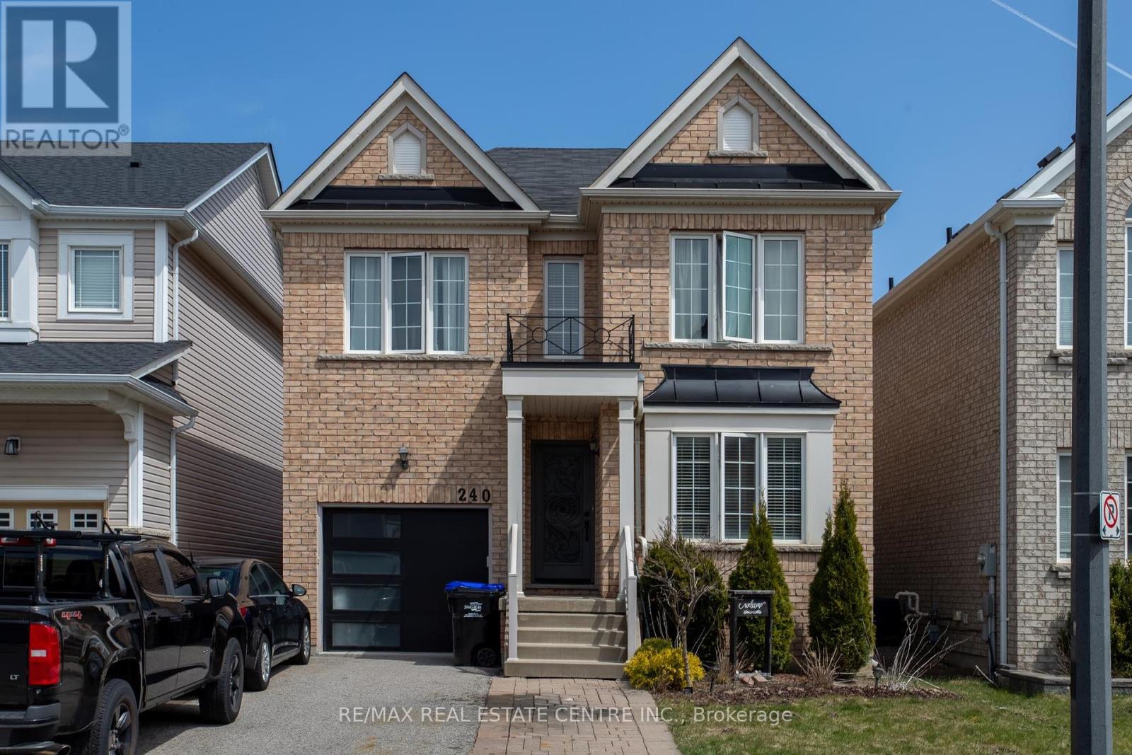 240 Armstrong Cres, Bradford West Gwillimbury, ON L3Z 2A4
