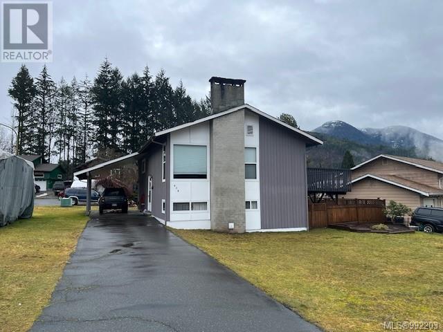 439 Cedar Cres, Gold River, BC V0P 1G0