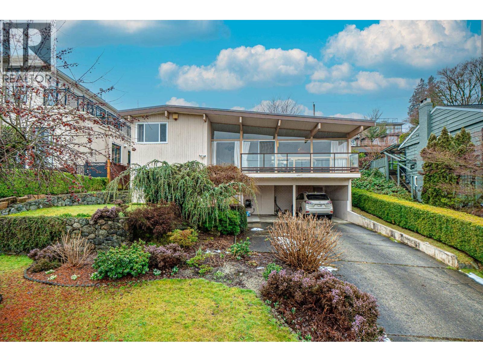 4807 Paton St, Vancouver, BC V6L 2H9