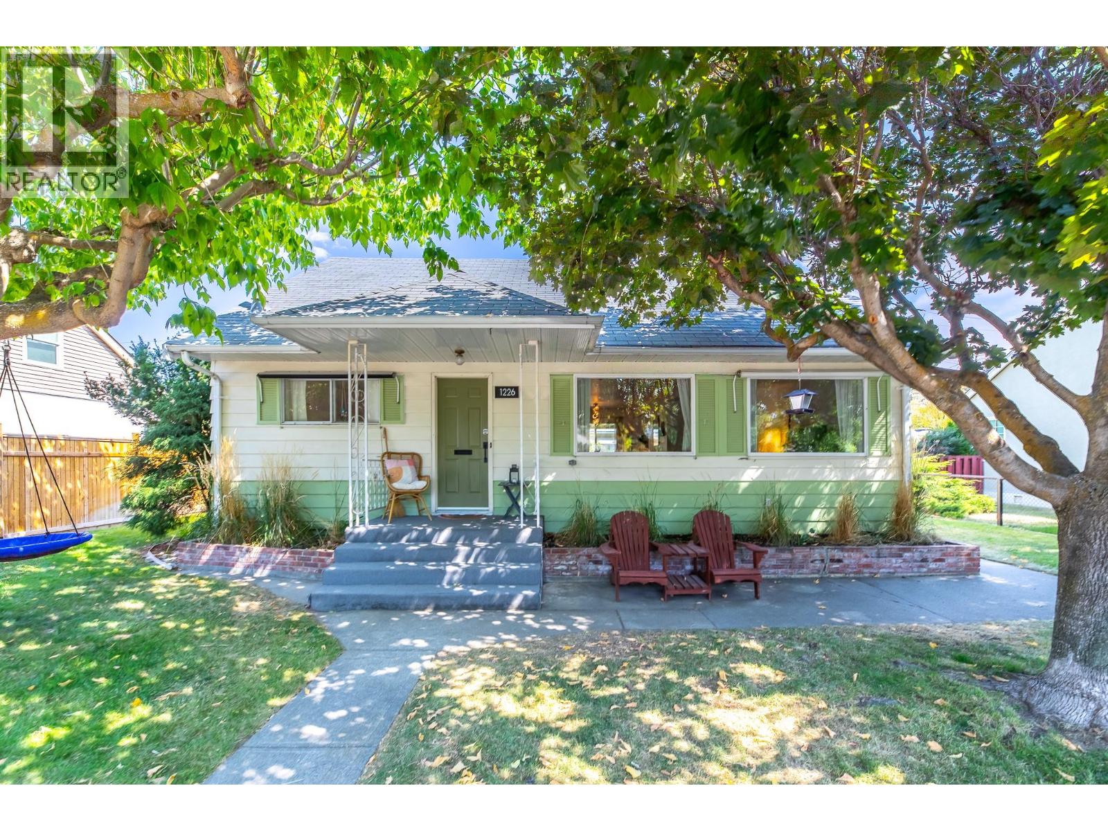 1226 Kilwinning St, Penticton, BC V2A 4P3