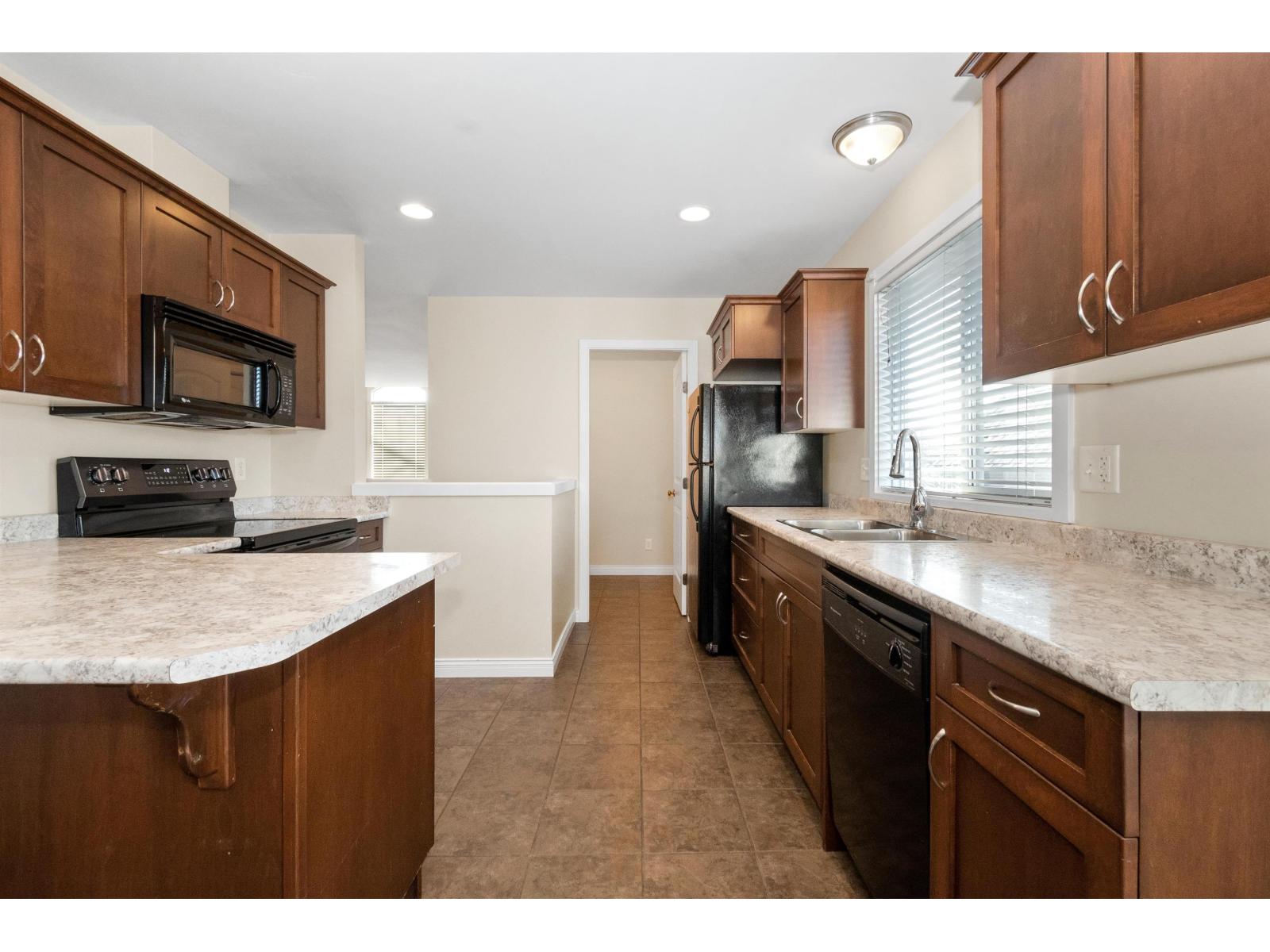 46151 Third Avenuechilliwack Proper E, Chilliwack, BC V2P 1R7