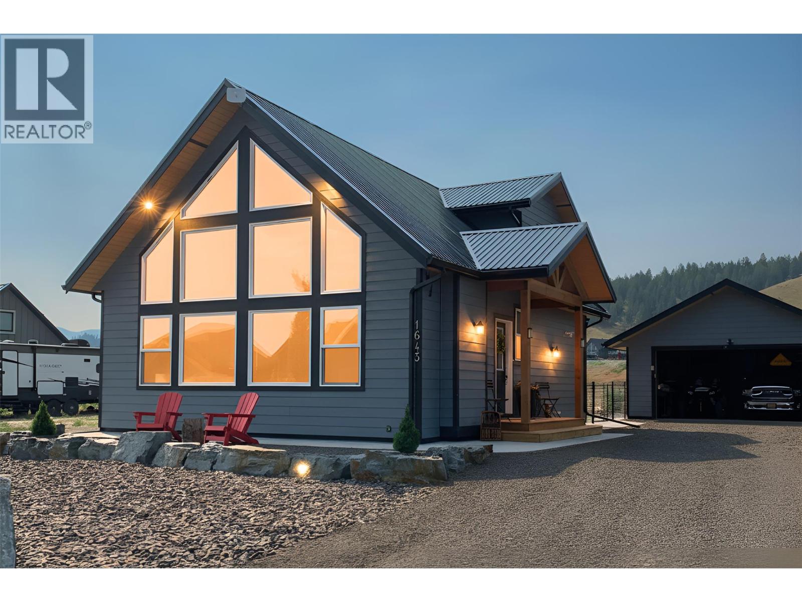 1643 Koocanusa Lake Dr, Lake Koocanusa, BC V0B 1T5