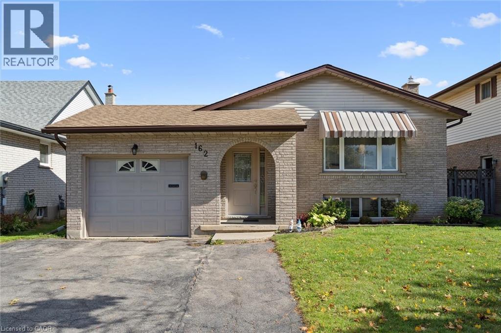 162 The Country Way, Kitchener, ON N2E 2L2