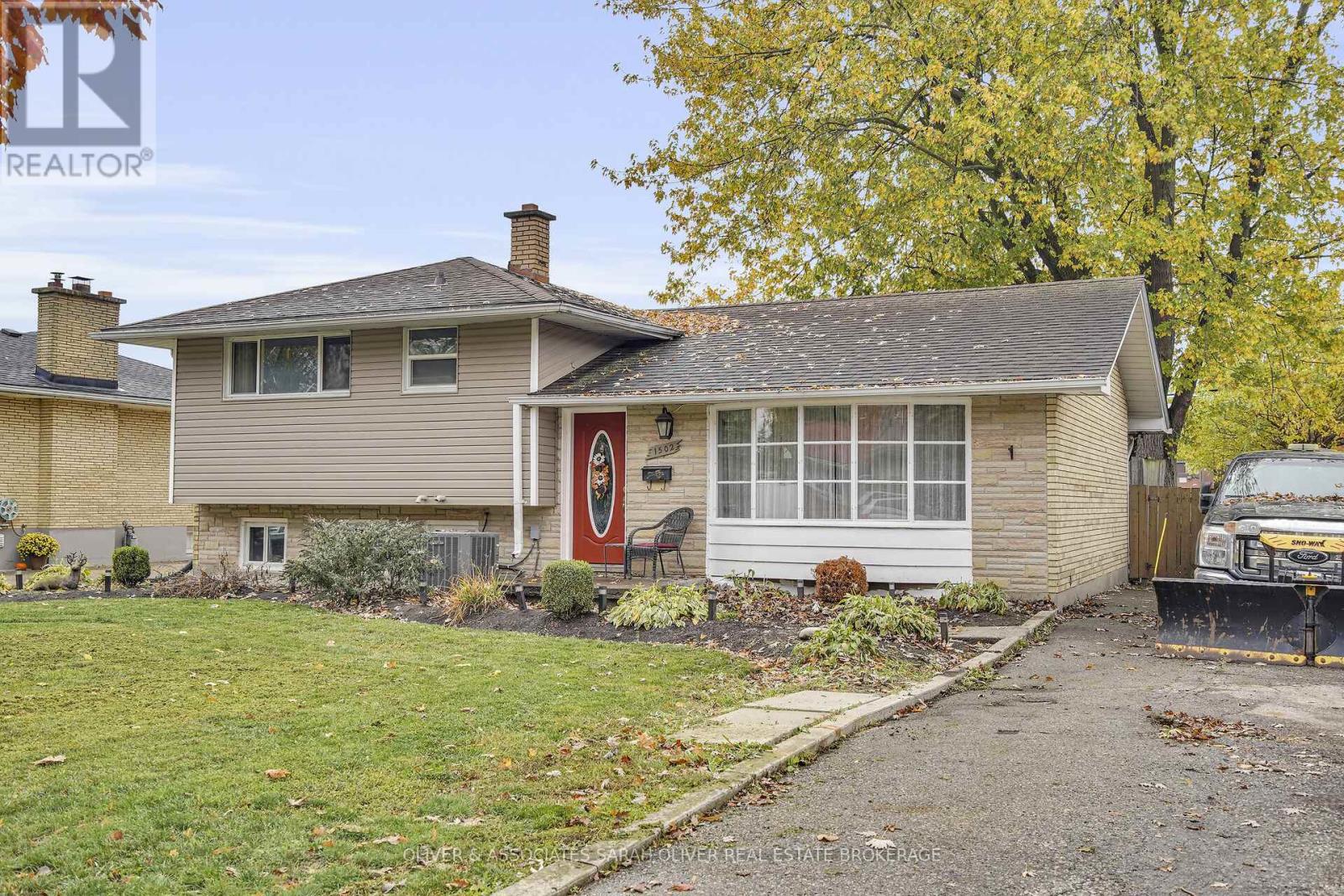 1502 Perth Ave, London, ON N5V 2M5