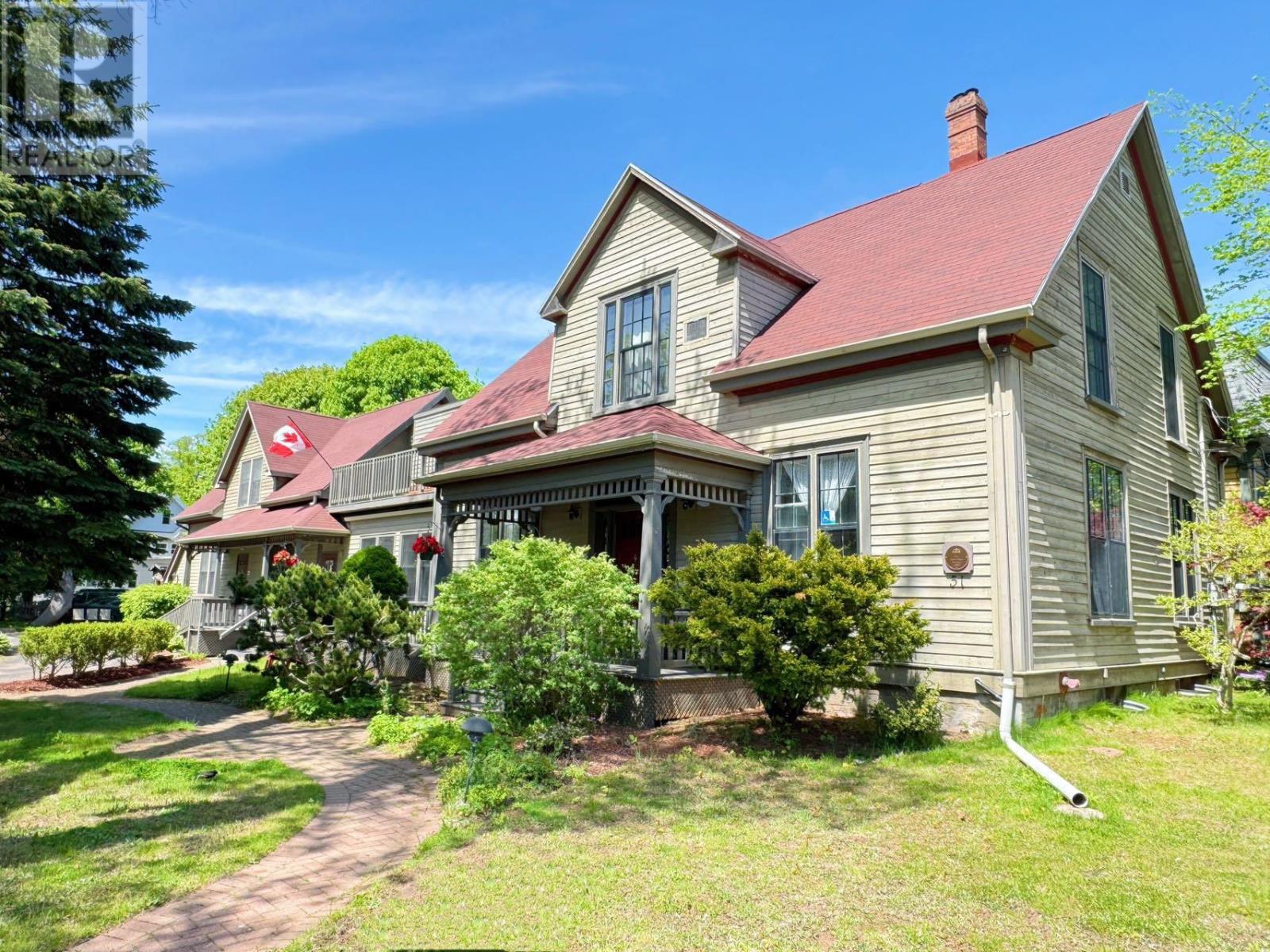 49-51 Fitzroy St, Charlottetown, PE C1A 1R4