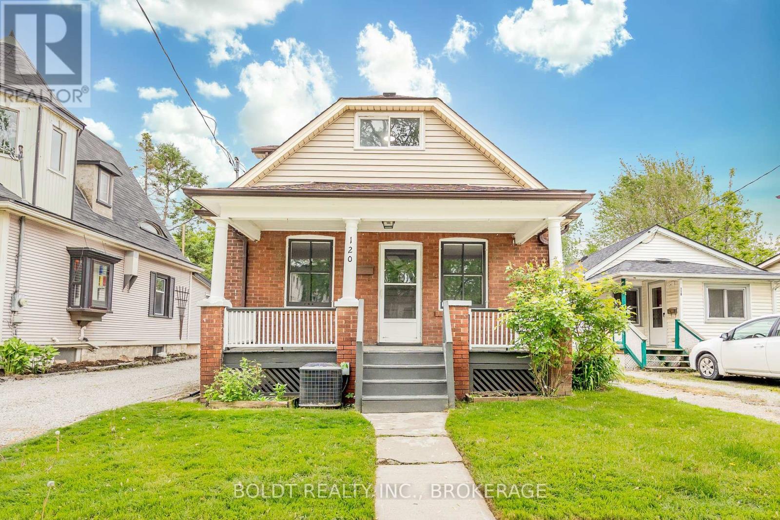 120 Page St, St. Catharines, ON L2R 4A9