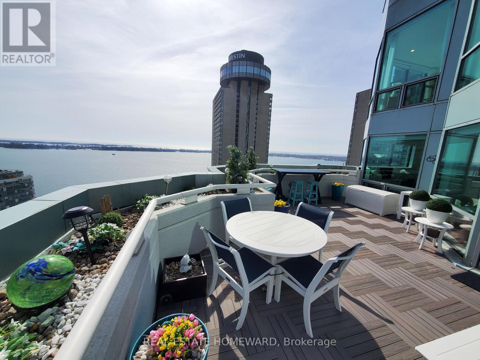 10 Queens Quay W Ph2, Toronto, ON M5J 2H1