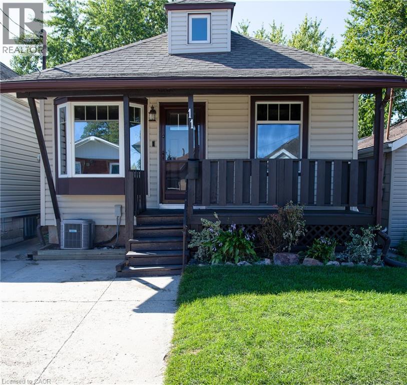 11 Robins Ave, Hamilton, ON L8H 4M5