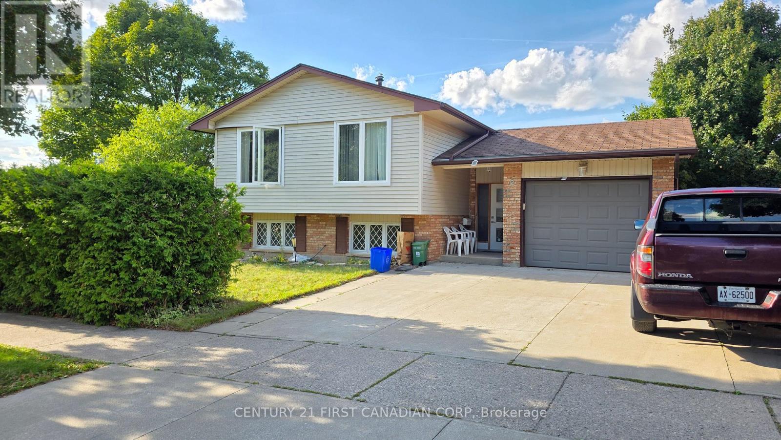 2 Muriel Cres, London, ON N6E 2K5