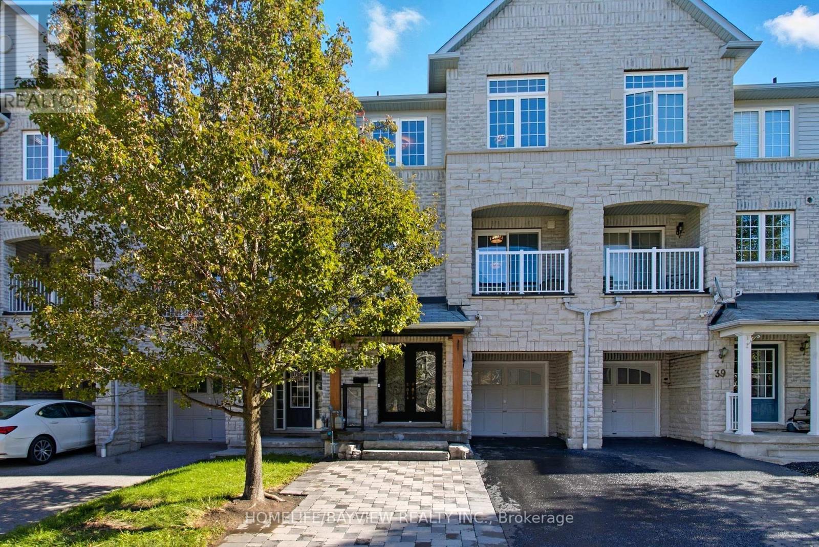 41 Linnell St, Ajax, ON L1Z 0K8