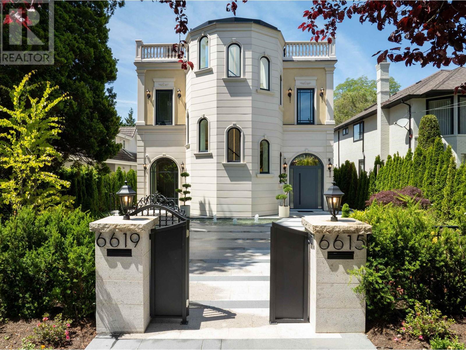 6615 Balsam St, Vancouver, BC V6P 5W8