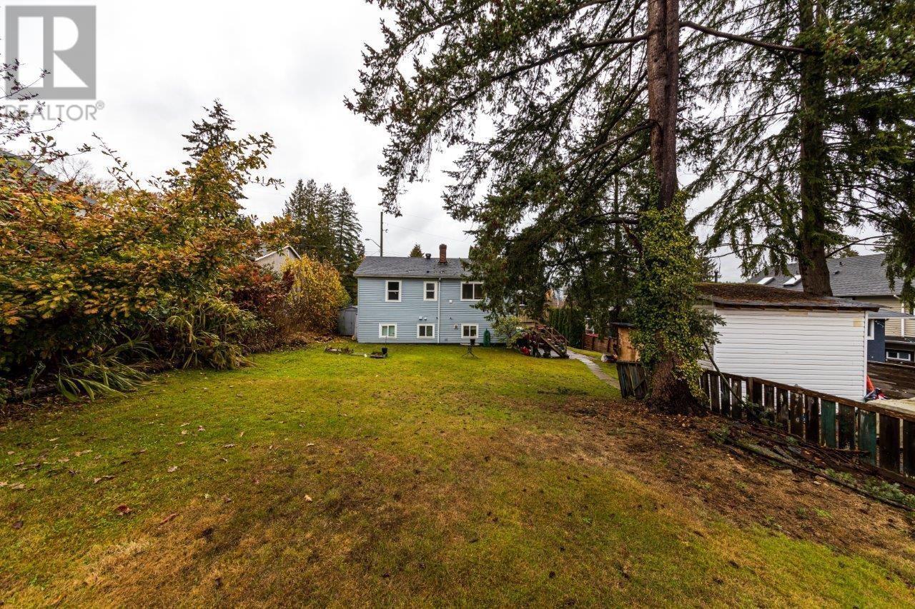 320 Holmes St, New Westminster, BC V3L 4X5