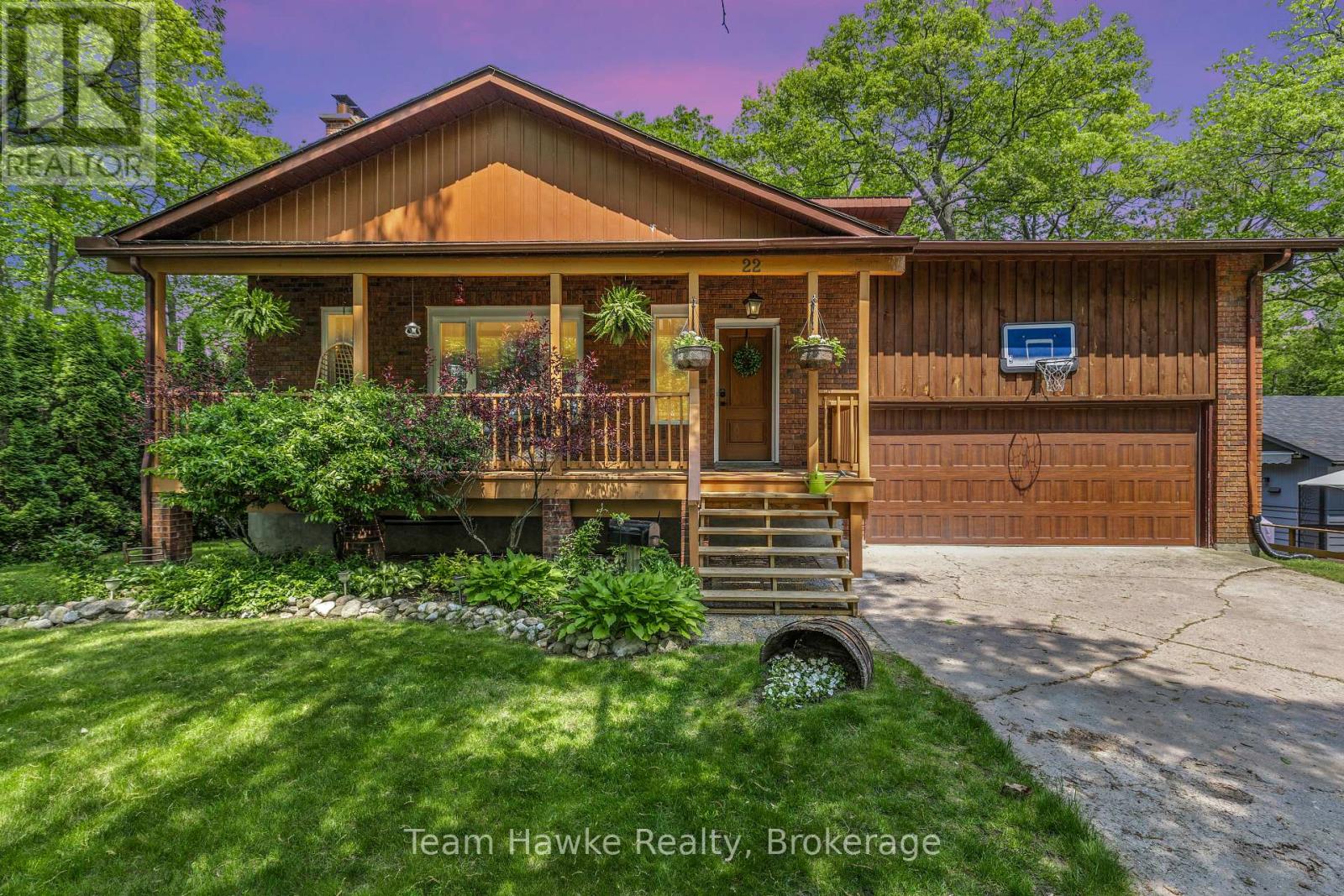 22 Cabell Rd, Tiny, ON L0L 1P1