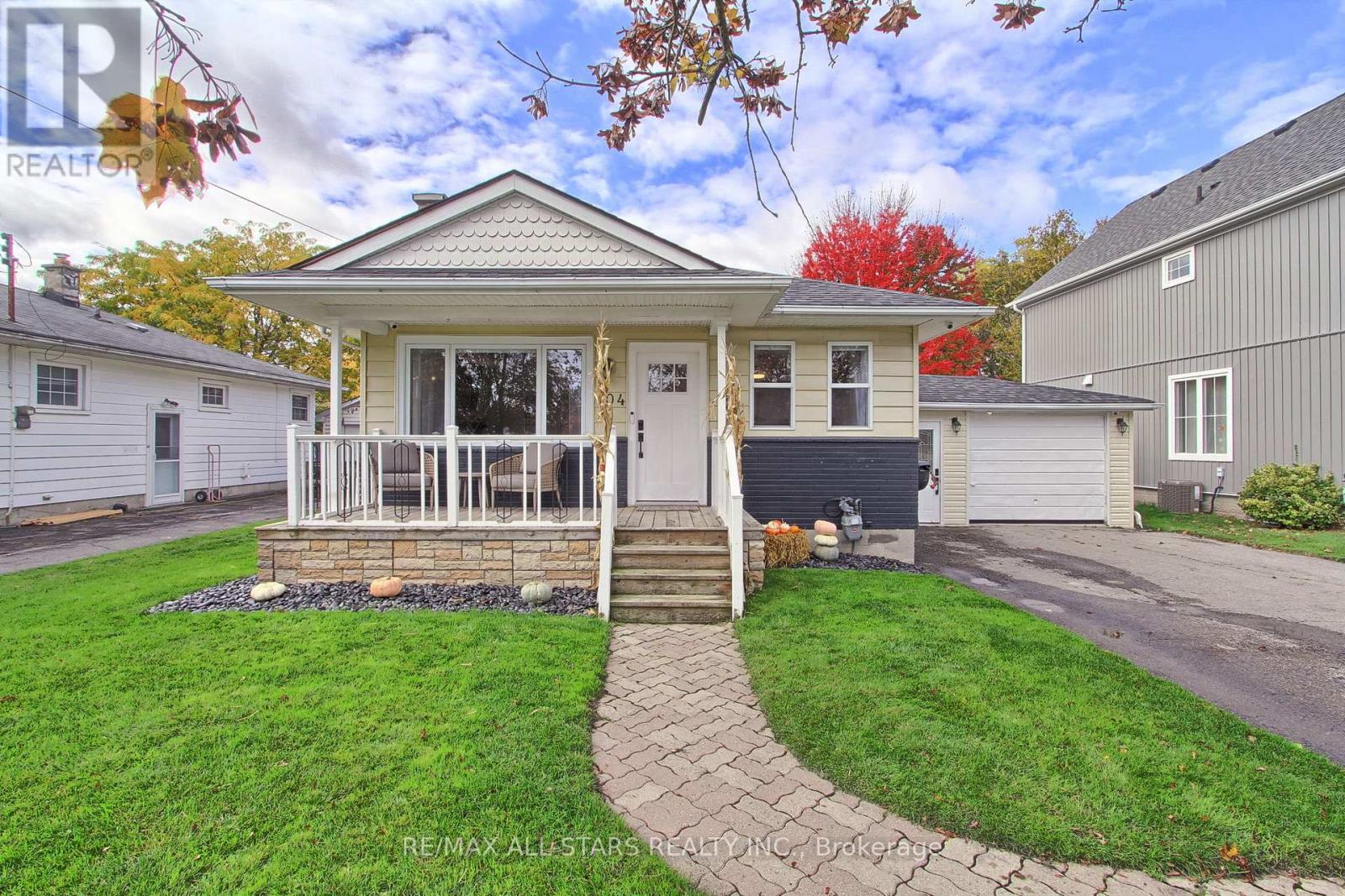 104 Marietta St, Uxbridge, ON L9P 1J5