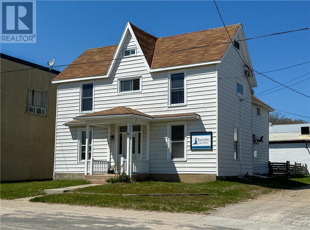 4 Eleanor St, Gore Bay, ON P0P 1H0