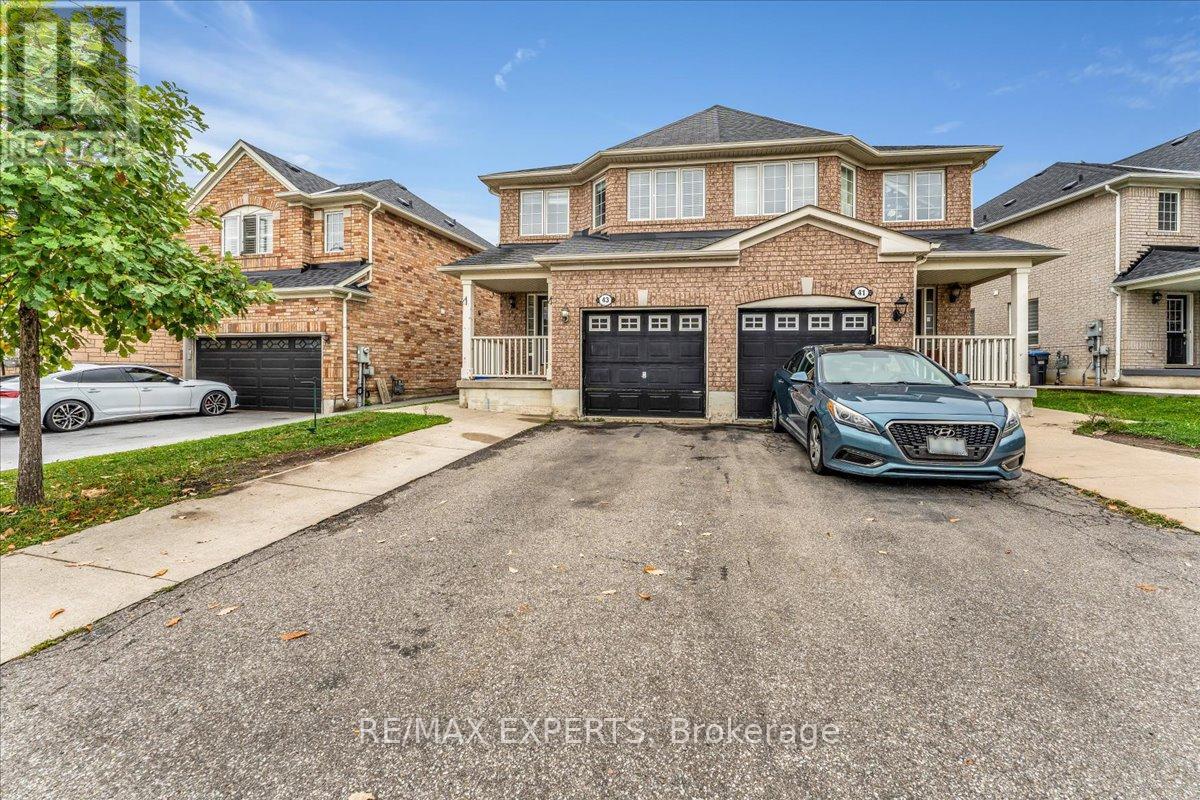 43 Jingle Cres, Brampton, ON L6S 0A8