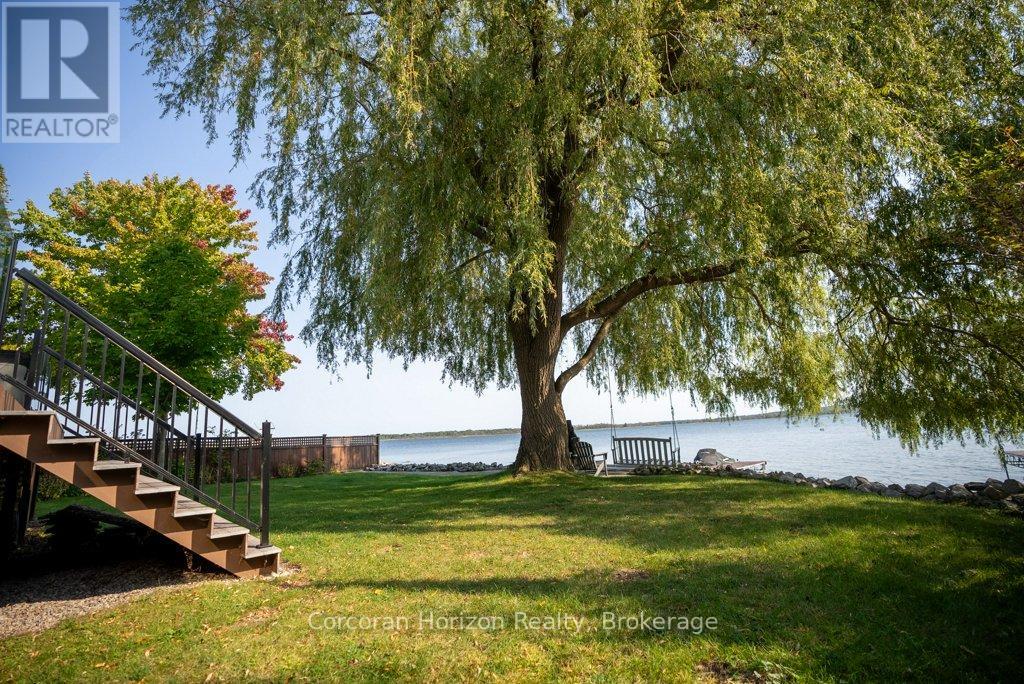 280 Robins Point Rd, Tay Victoria Harbour, ON L0K 2A0
