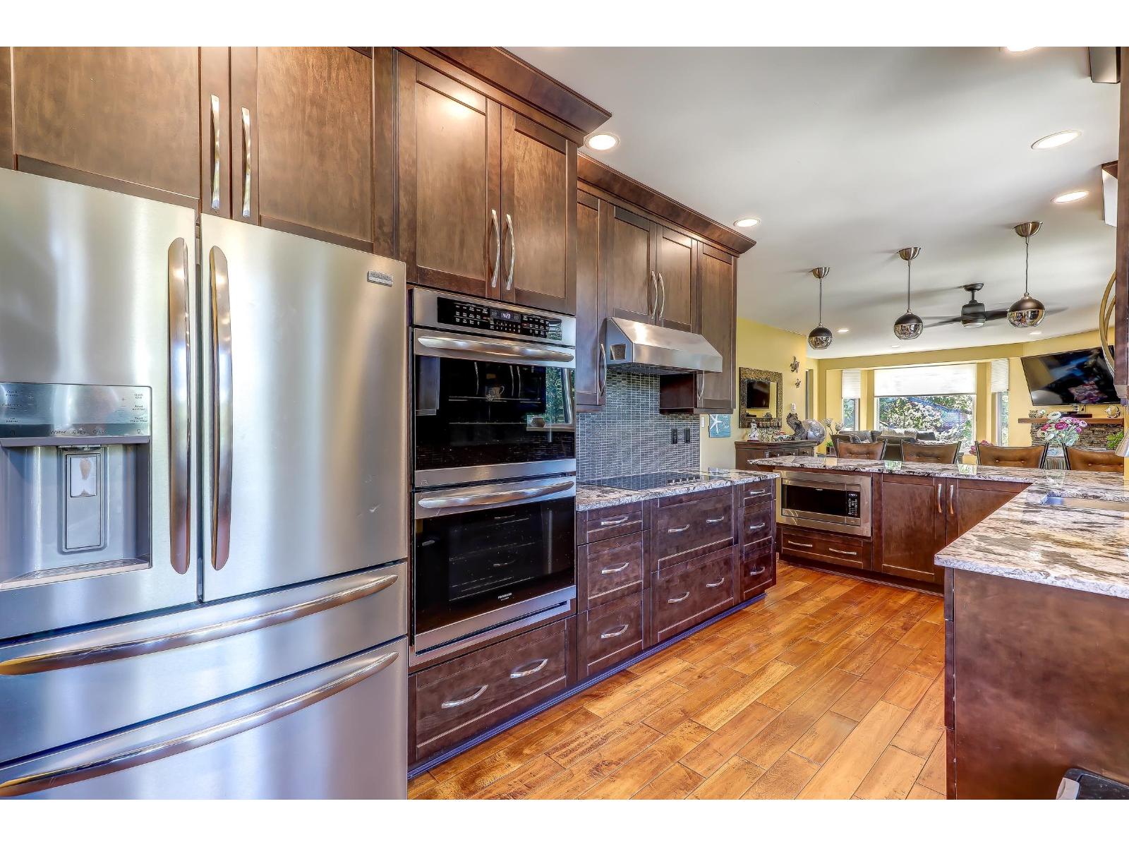 15300 17 Avenue Unit 316, Surrey, BC V4A 8Y6