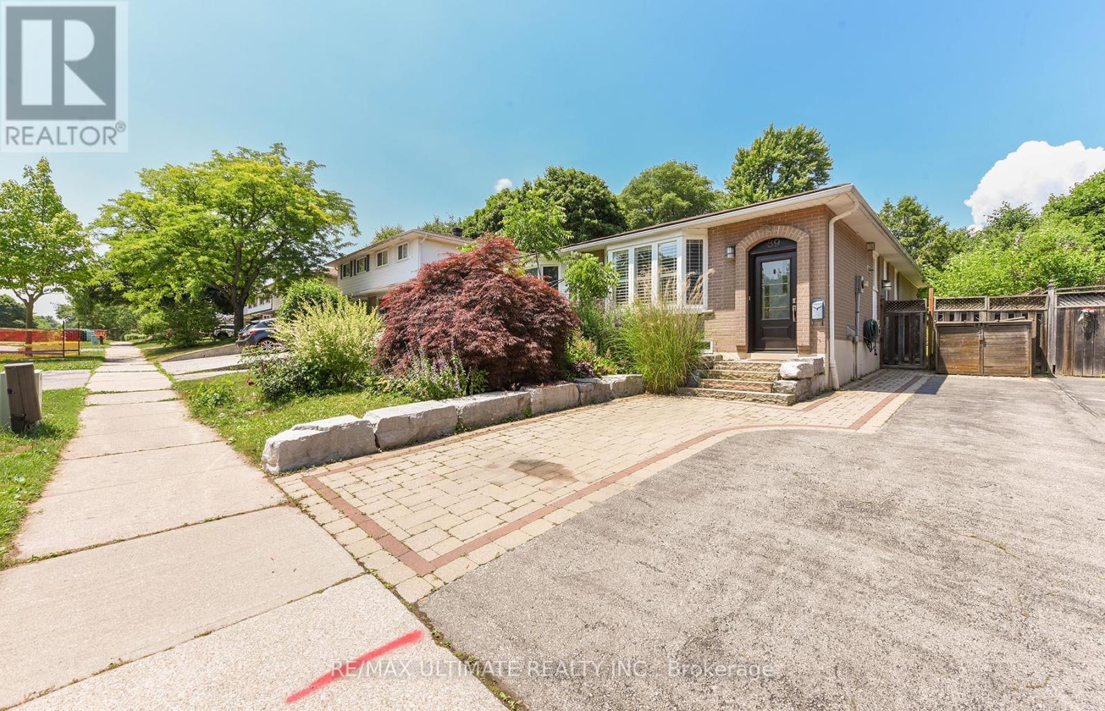 89 Mccraney St W, Oakville, ON L6H 1H5