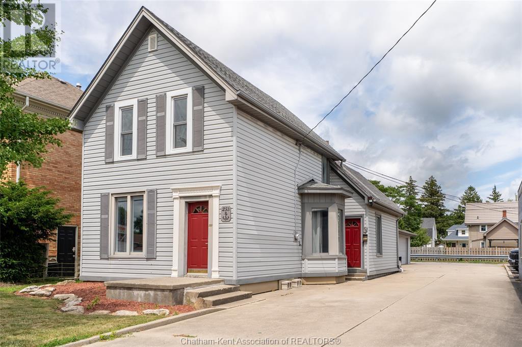 253 St Clair St, Chatham-Kent, ON N7L 3J8