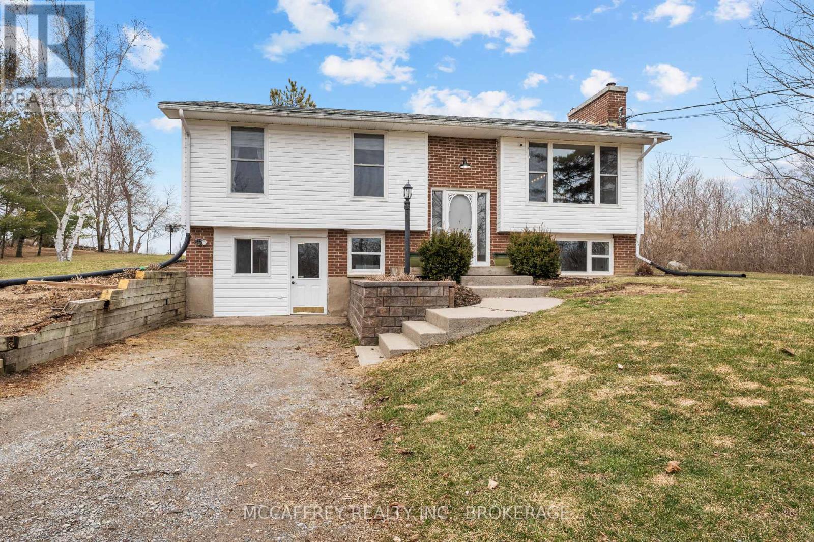 25 Jones St, Stone Mills, ON K0K 3G0