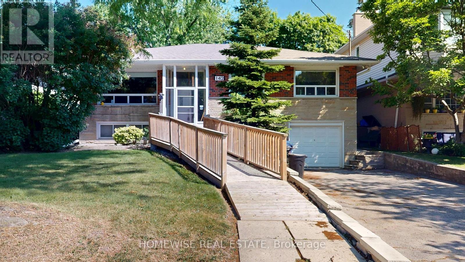 142 Betty Ann Dr, Toronto, ON M2N 1X4