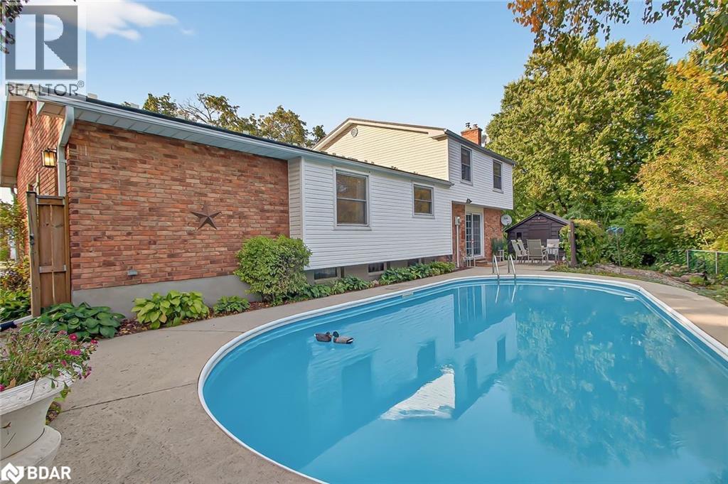 1 Jason Ct, London, ON N6J 2B9