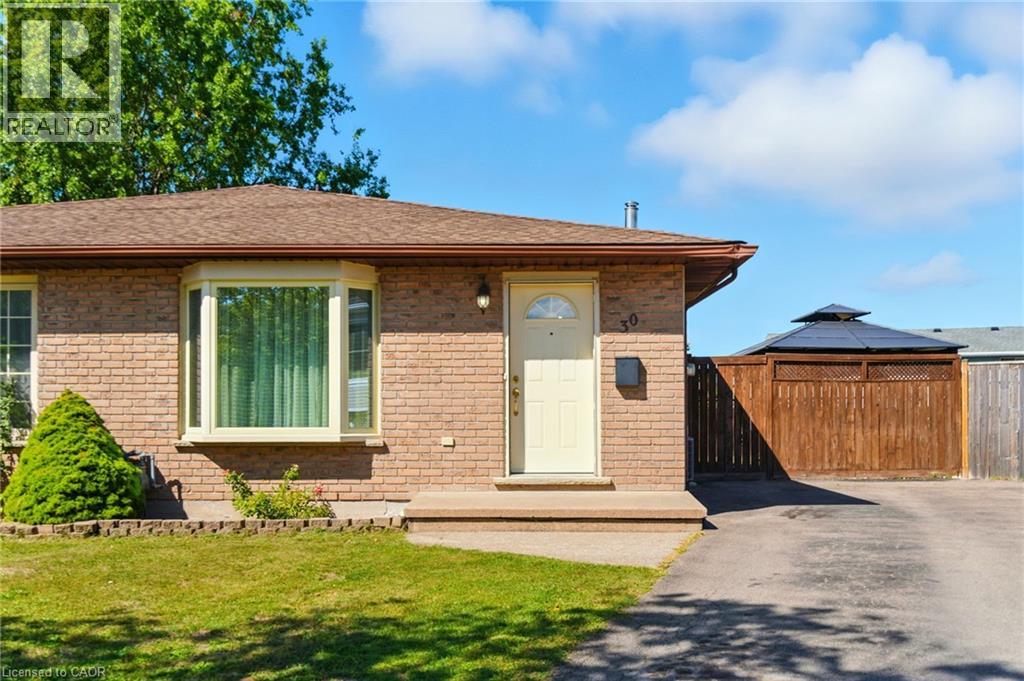 30 Rainbow Ct, Welland, ON L3C 6R4