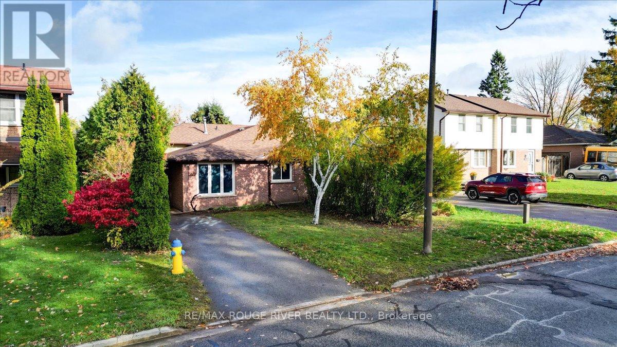 920 Rochelle Ct Ward 4 Ct, Peterborough, ON K9J 1J7