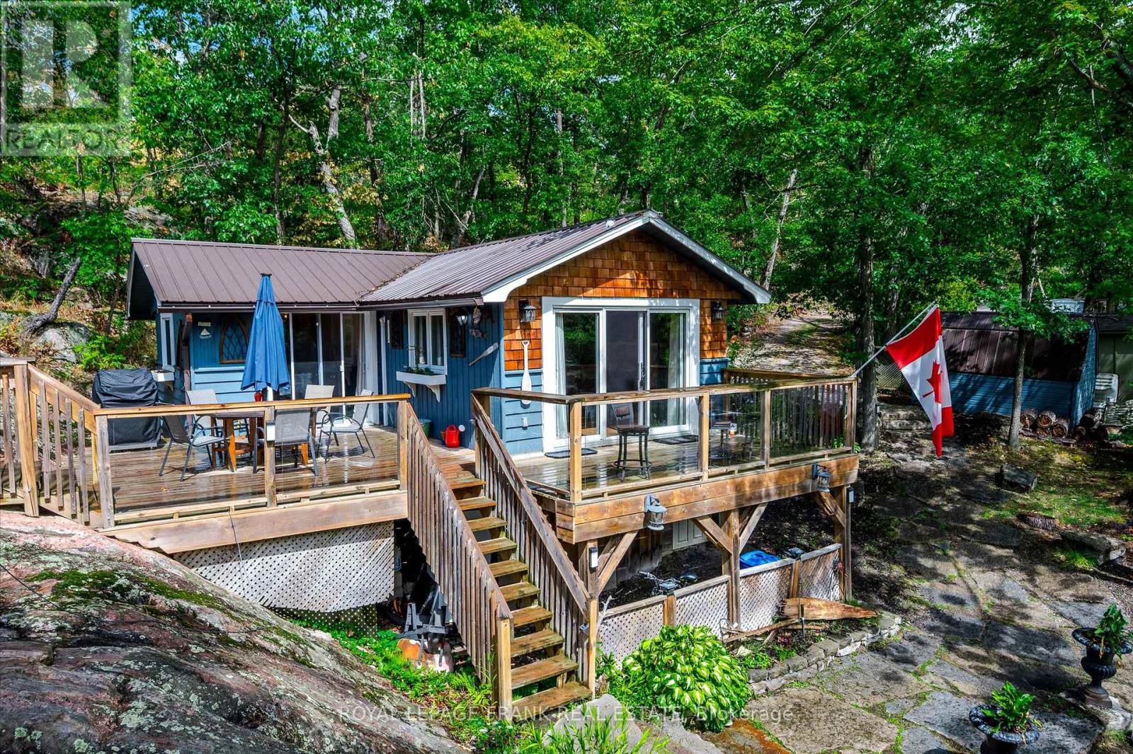 3571 Harbour Point Ln, Selwyn, ON K0L 2H0