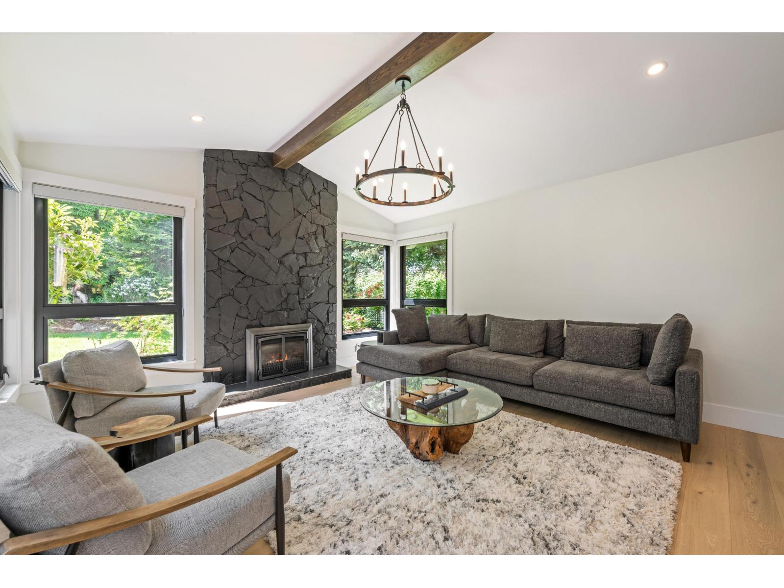 12685 20 Avenue, Surrey, BC V4A 6J3