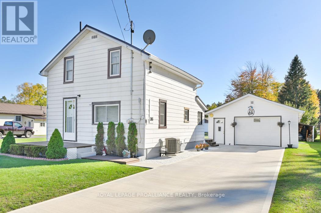 36 Jones St, Addington Highlands, ON K0H 1P0