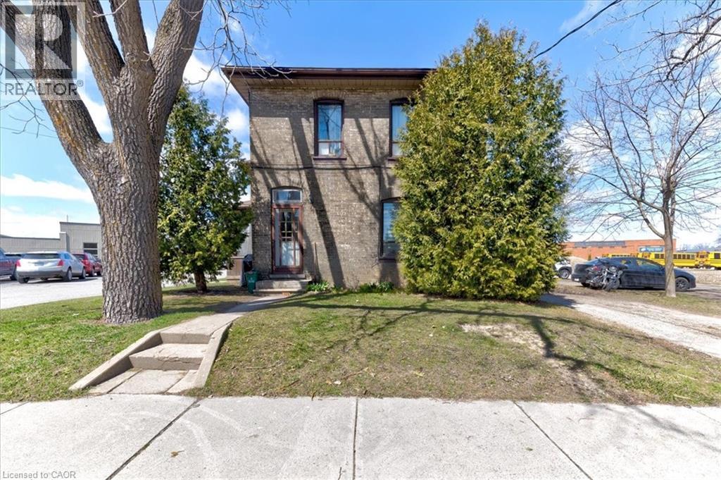 135 Sherwood Dr, Brantford, ON N3T 1N8