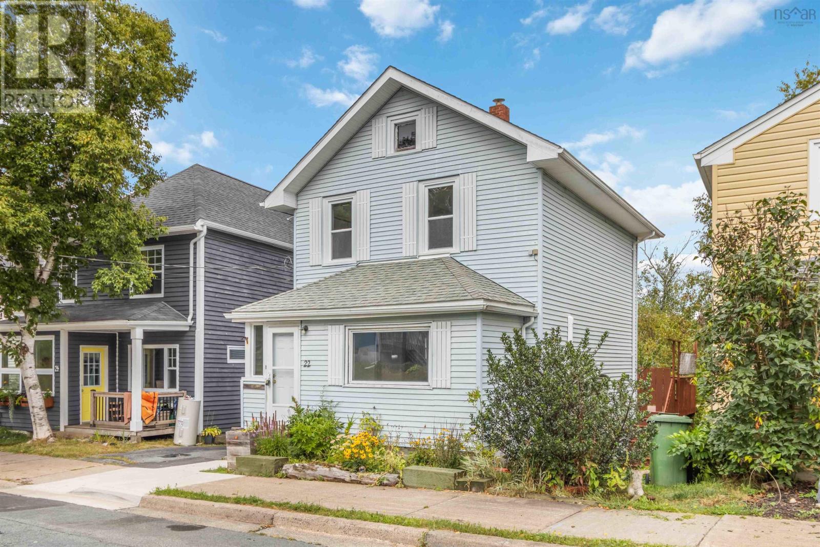 22 Rodney Rd, Dartmouth, NS B2Y 3V5