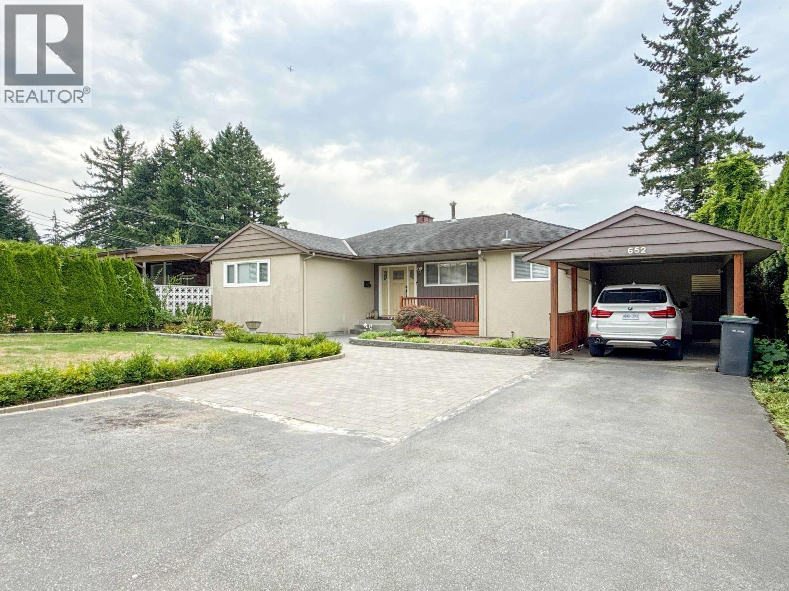 652 Shaw Ave, Coquitlam, BC V3K 2R6