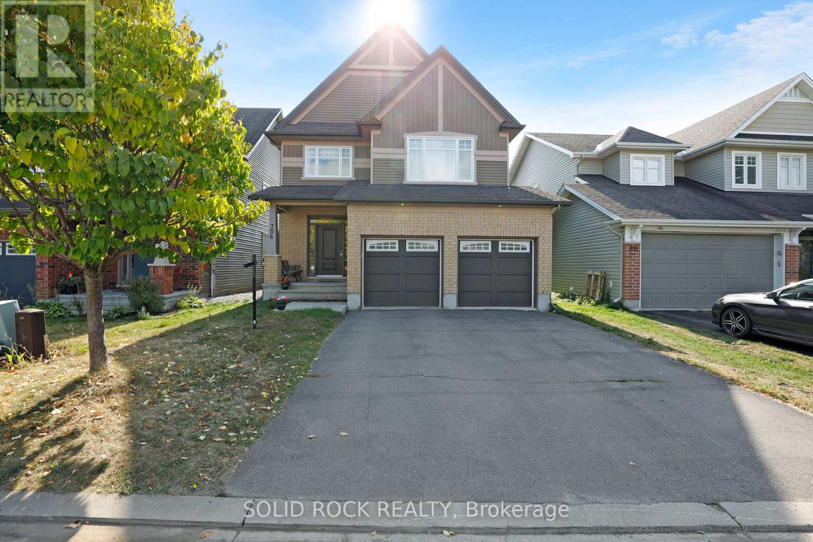 706 Wrangler Cir, Ottawa, ON K2S 0R2